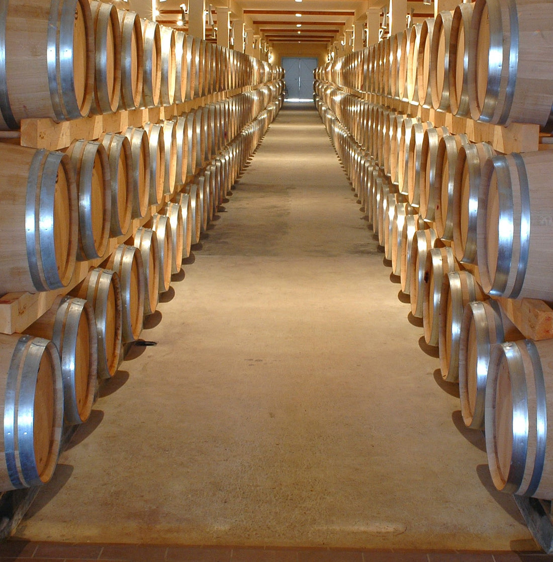 How to take care and use your wood barrel?